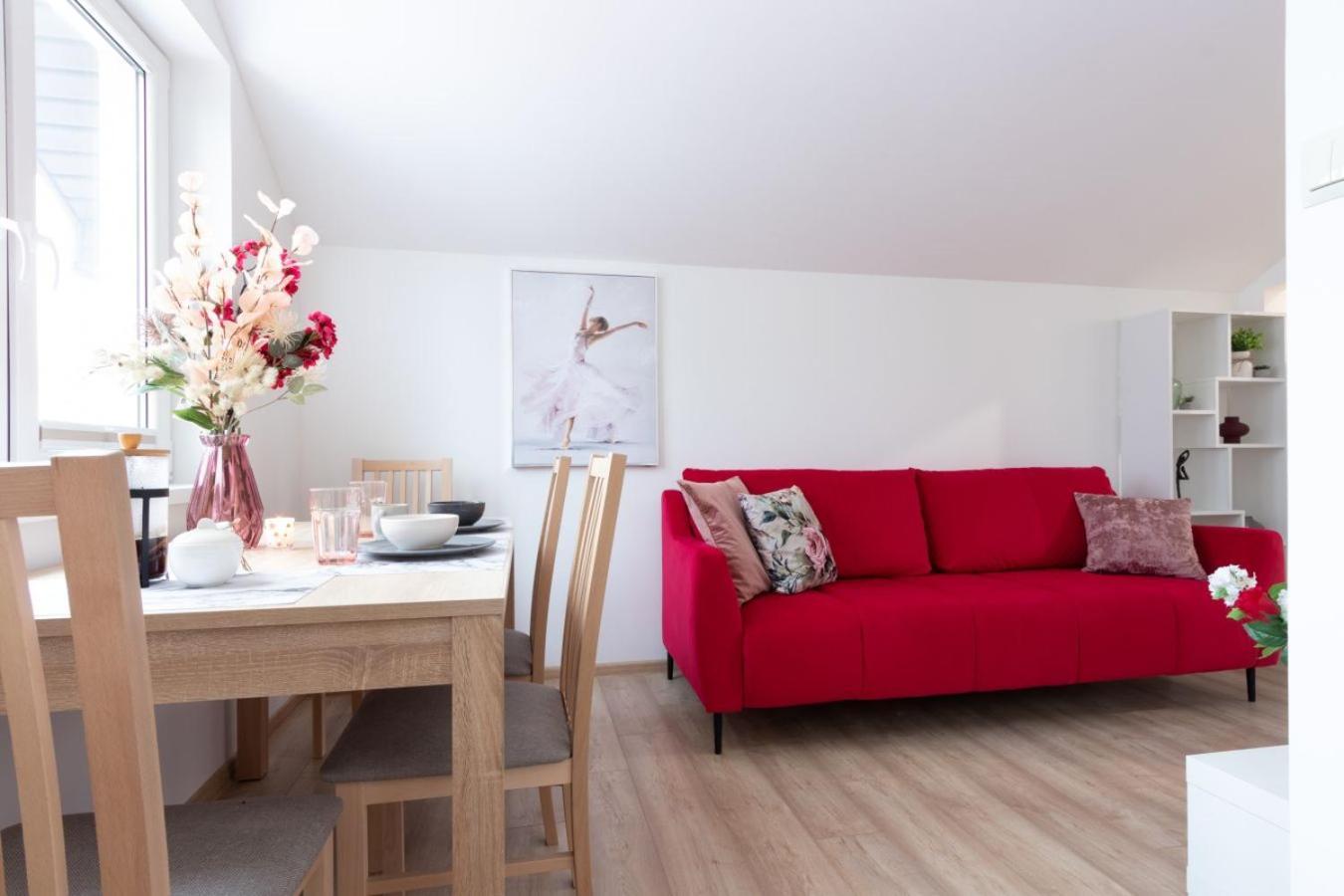 Apartamenty Gorki Male Tuszyn Exterior photo