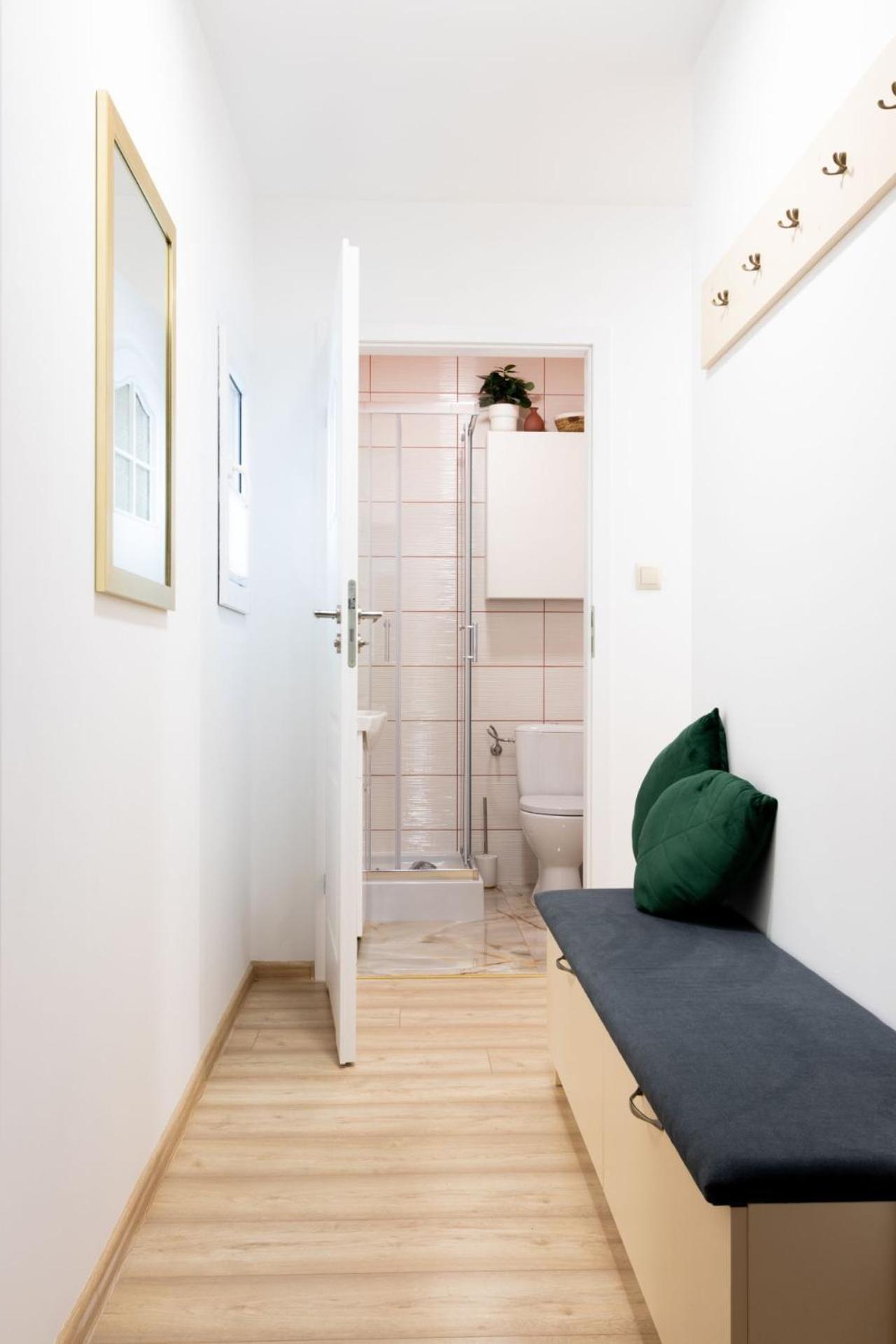Apartamenty Gorki Male Tuszyn Exterior photo