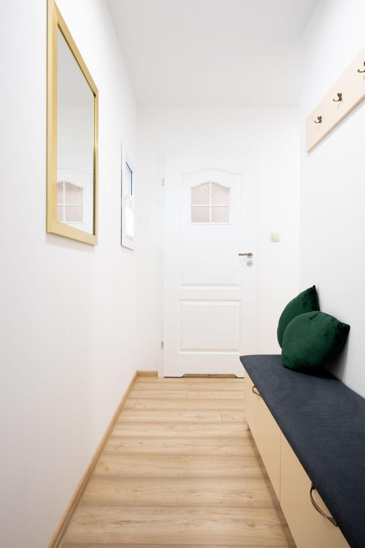 Apartamenty Gorki Male Tuszyn Exterior photo